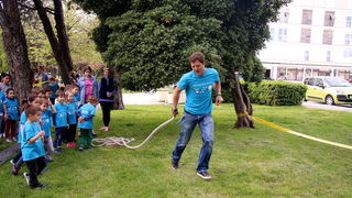 Sportska manifestacija za djecu “1000 koraka kroz 1000 ulica” SŠ “Loptica” Sportska manifestacija za djecu “1000 koraka kroz 1000 ulica” SŠ “Loptica”