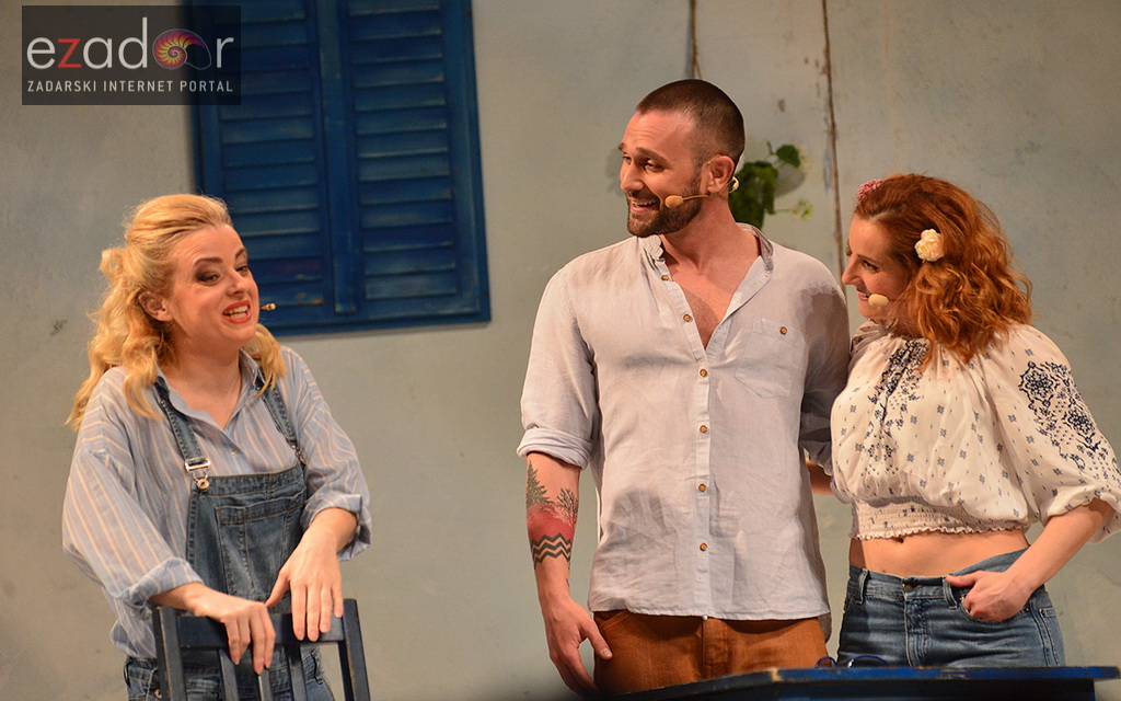 Mjuzikl Mamma Mia kazališta Komedija u dvorani Krešimir Ćosić