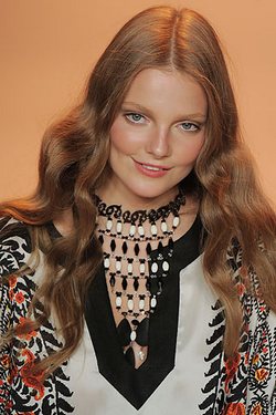 Ogrlica sa stavom (Moda.hr)