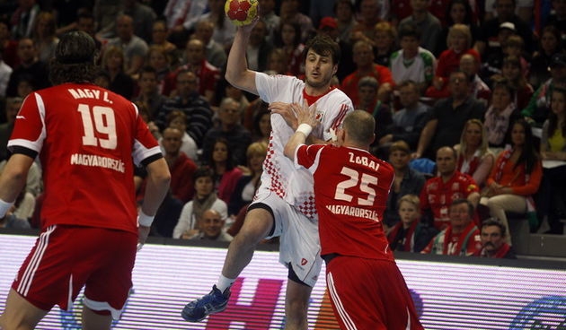 Veszprem, 040413.
Kvalifikacijska utakmica za Europsko prvenstvo rukometnih reprezentacija Madjarske i Hrvatske.
Na fotografiji: Domagoj Duvnjak.
Foto: Zeljko Hajdinjak / Cropix