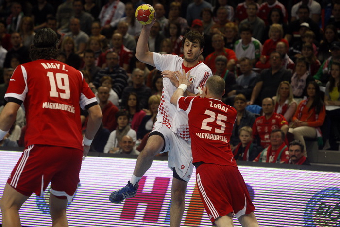 Veszprem, 040413.
Kvalifikacijska utakmica za Europsko prvenstvo rukometnih reprezentacija Madjarske i Hrvatske.
Na fotografiji: Domagoj Duvnjak.
Foto: Zeljko Hajdinjak / Cropix