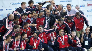 Zagreb, 110910.
Bazen Mladosti na Savi.
29. Europsko prvenstvo u vaterpolu.
Finalna utakmica za pobjednika Europskog prvenstva u vaterpolu  Hrvatska – Italija.
Na slici: slavlje hrvatskih igraca.
Foto: Goran Mehkek / CROPIX