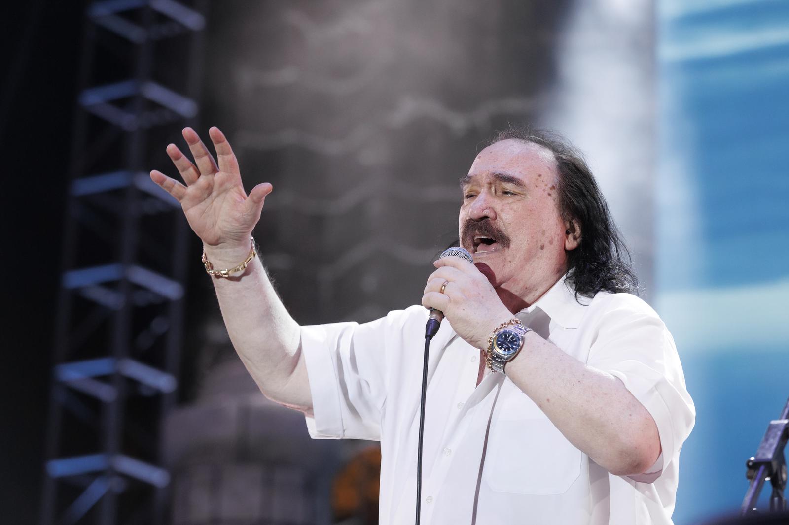 Mišo Kovač i prijatelji na Starom placu u Splitu Mišo Kovač i prijatelji na Starom placu u Splitu