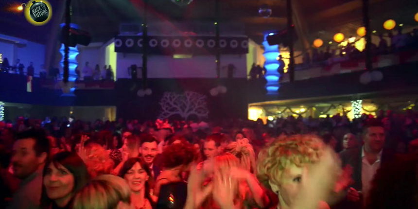 Doček 2017. u Saturnusu- povratak u budućnost Doček 2017. u Saturnusu- povratak u budućnost