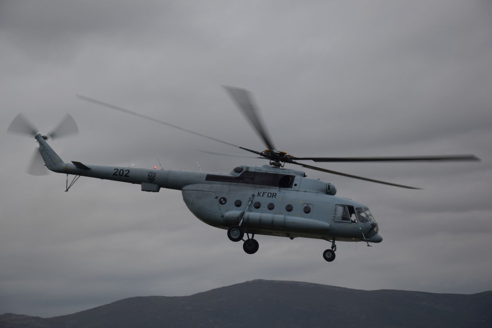 Iz Divulja 14 pripadnika Oružanih snaga RH krenulo u 26. misiju na Kosovo