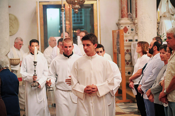 Svečana večernja misa u crkvi Sv.Šime (foto:Saša Čuka)