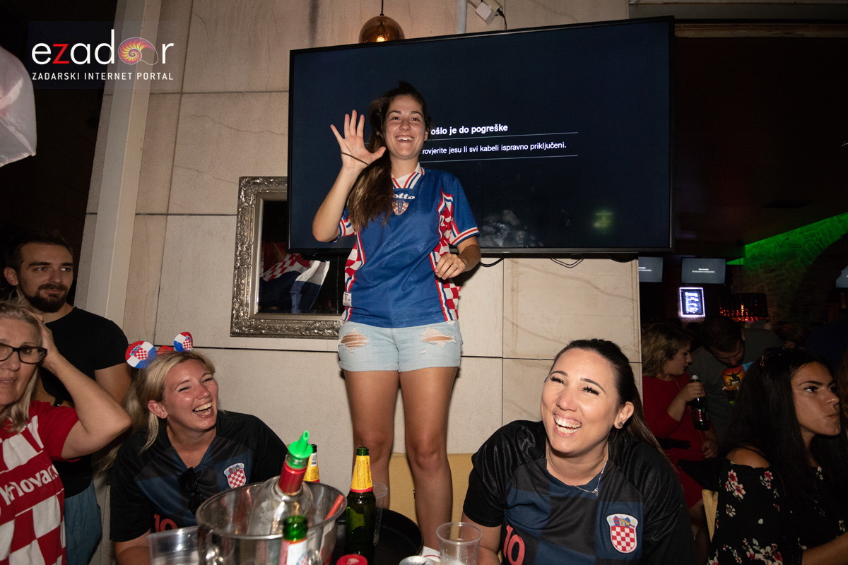 Čudesna noć: Velika fešta ulicama Zadra nakon plasmana Vatrenih u finale SP Čudesna noć: Velika fešta ulicama Zadra nakon plasmana Vatrenih u finale SP