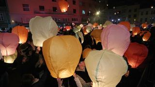 Na tržnici Dolac održan je peti performans Kapulica & Lampioni.  Foto: PIXSELL