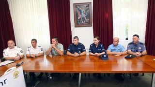 08.07.2013., Zadar – Press konferencija u policiji zadarskoj. Predstavljanje stranih policajaca iz Slovacke i Madjarske koji ce ovo ljeto zajedno s hrvatskim kolegama kontrolirati strane turiste a najvise turiste iz zemalja iz kojih su i policajci. Slovac