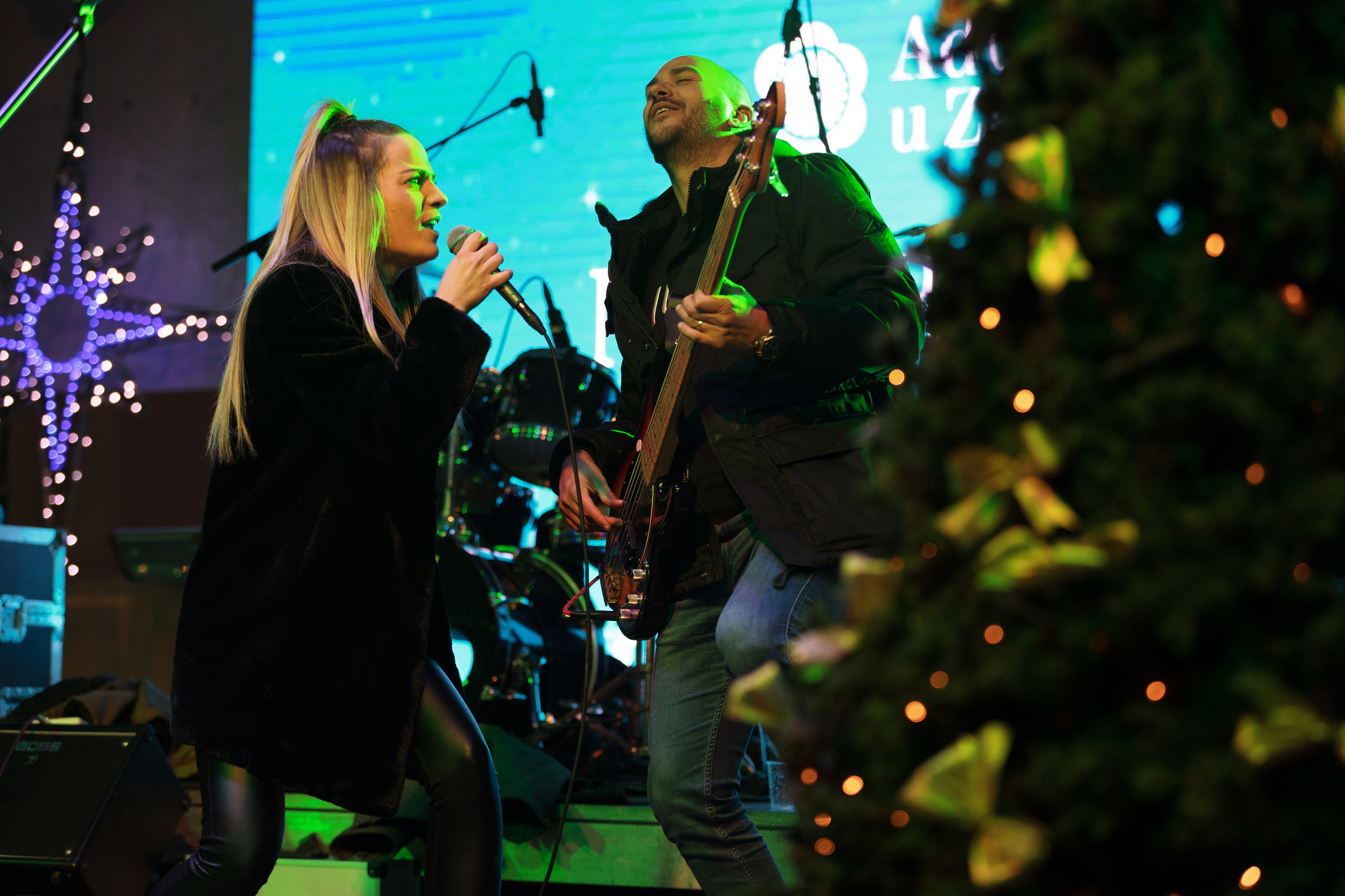 Sveti Nikola i bend Zaratino razveselili i zabavili posjetitelje Sveti Nikola i bend Zaratino razveselili i zabavili posjetitelje