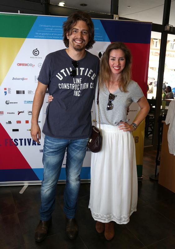 Osmi Festival zidovskog filma Zagreb – Festival tolerancije obiljezava 20. godisnjicu filma Schindlerova lista redatelja Stevena Spielberga, u kojem je posebni gost festivala Ralph Fiennes glumio nacistickog zlocinca Amona Goetha, a producirao ga je dire Osmi Festival zidovskog filma Zagreb – Festival tolerancije obiljezava 20. godisnjicu filma Schindlerova lista redatelja Stevena Spielberga, u kojem je posebni gost festivala Ralph Fiennes glumio nacistickog zlocinca Amona Goetha, a producirao ga je dire