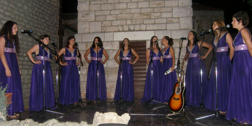 SUKOSAN, 14.07.2007. Koncert dalmatinskih klapa “Ispod kampanela” – zenska klapa Uzorita SUKOSAN, 14.07.2007. Koncert dalmatinskih klapa “Ispod kampanela” – zenska klapa Uzorita