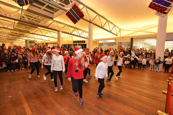 Sveti Nikola u Supernova centru 6. prosinca 2016.  Foto: Iva Perinčić