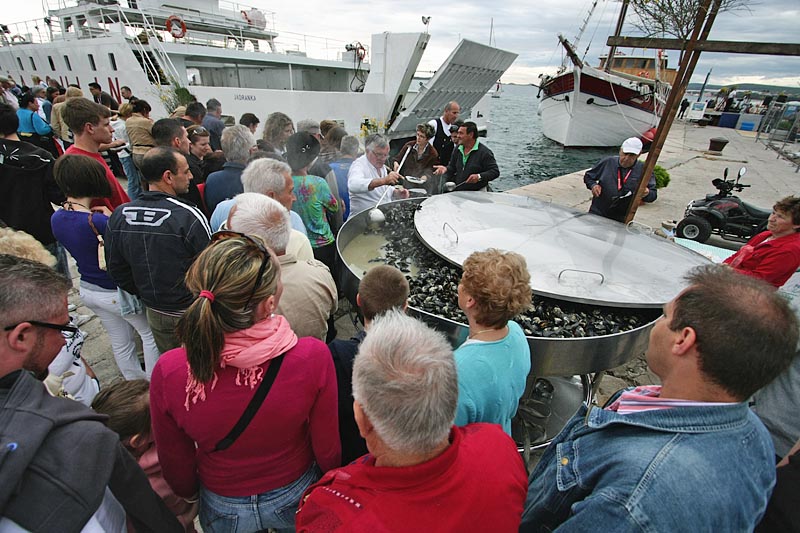 5. Eno-eko-gastro-etno stol (foto: Marin Gospić)