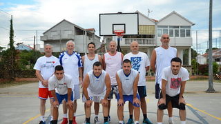U povodu blagdana Kraljice Mira u Stanovima odigrana utakimica između veterana KK Zadar i Stanova, Foto: Iva Perinčić U povodu blagdana Kraljice Mira u Stanovima odigrana utakimica između veterana KK Zadar i Stanova, Foto: Iva Perinčić