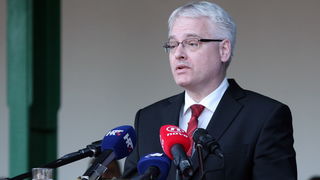 Vukovar, 250610.
U povodu Dana drzavnosti Republike Hrvatske obiljezen  zavrsetak skolovanja polaznika vojnih skola za potrebe Oruzanih snaga. Na fotografiji polaznicima vojnih skola obratio se predsjednik RH Ivo Josipovic.
Foto: Damir Glibusic / CROPIX