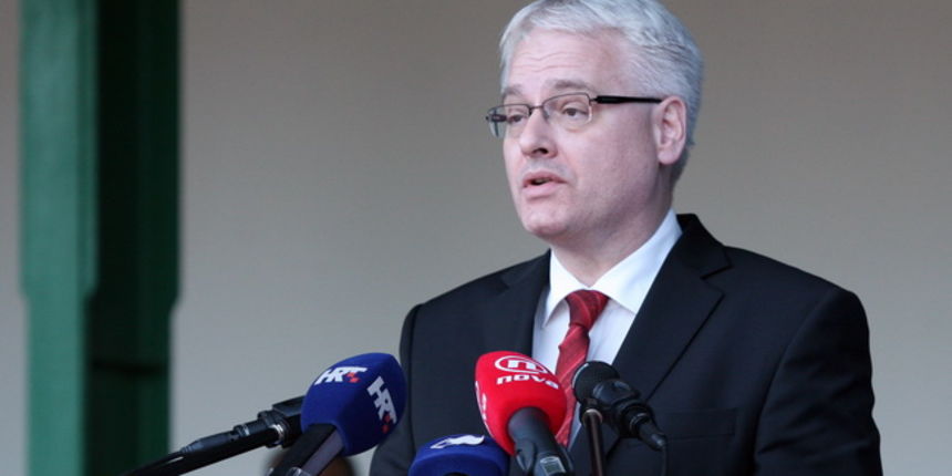 Vukovar, 250610.
U povodu Dana drzavnosti Republike Hrvatske obiljezen  zavrsetak skolovanja polaznika vojnih skola za potrebe Oruzanih snaga. Na fotografiji polaznicima vojnih skola obratio se predsjednik RH Ivo Josipovic.
Foto: Damir Glibusic / CROPIX