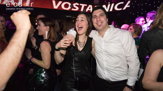 Ludnica u Saturnusu: Najbolji doček u svemiru i šire Ludnica u Saturnusu: Najbolji doček u svemiru i šire