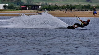 Kiteri guštali u refulima ninske bure Kiteri guštali u refulima ninske bure