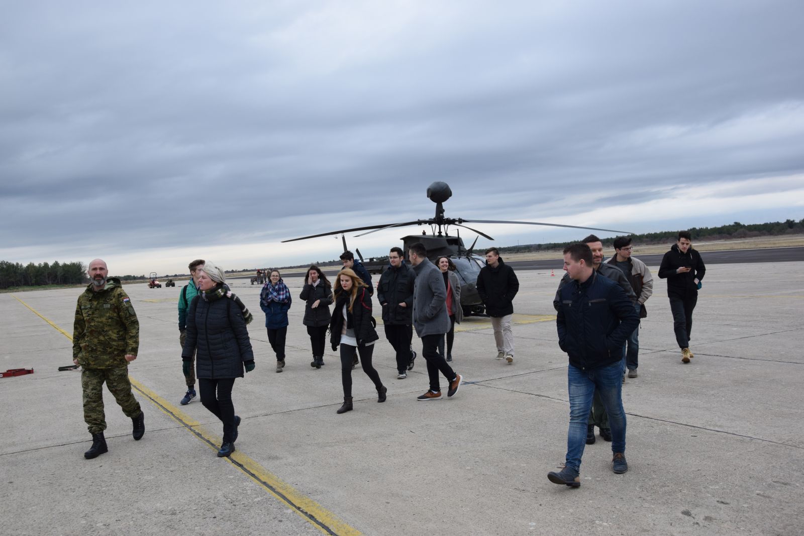 Polaznici Zimske škole u posjeti vojarni “Pukovnik Mirko Vukušić” u Zemuniku