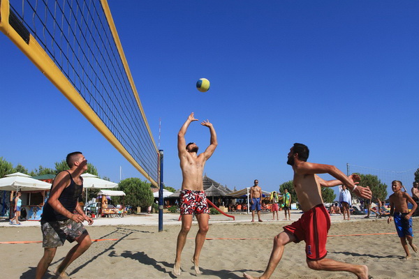 Na plaži Punta u Bibinjama održan 6. Memorijalni turnir u odbojci na pijesku za Tomislav Sikirića – Siku. Foto: Leo Banić Na plaži Punta u Bibinjama održan 6. Memorijalni turnir u odbojci na pijesku za Tomislav Sikirića – Siku. Foto: Leo Banić