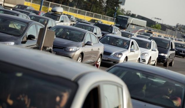 Na naplatnoj postaji Lucko nema guzvi prilikom povratka turista s mora, te promet tece nesmetano. Photo: Grgur Zucko/PIXSELL Autor  Grgur Zucko/PIXSELL Ključne riječi  cekanje, prometna guzva, naplatna postaja, NP Lucko, cestarina, automobili, promet