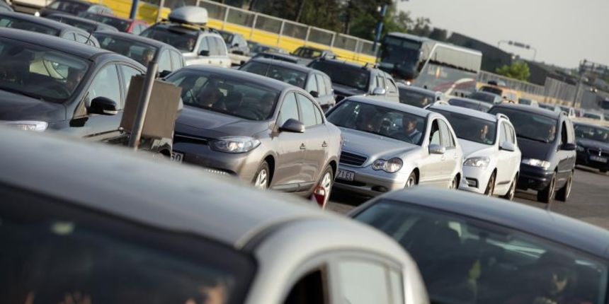 Na naplatnoj postaji Lucko nema guzvi prilikom povratka turista s mora, te promet tece nesmetano. Photo: Grgur Zucko/PIXSELL Autor  Grgur Zucko/PIXSELL Ključne riječi  cekanje, prometna guzva, naplatna postaja, NP Lucko, cestarina, automobili, promet