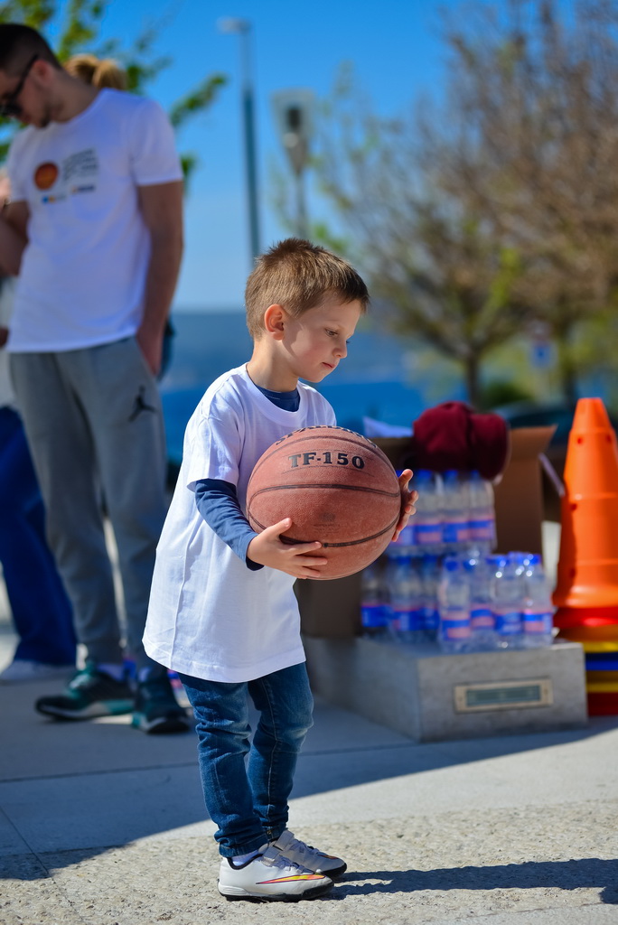 Basket na Forumu: Košarkaške legende protiv mlađih uzrasta KK Zadar Basket na Forumu: Košarkaške legende protiv mlađih uzrasta KK Zadar