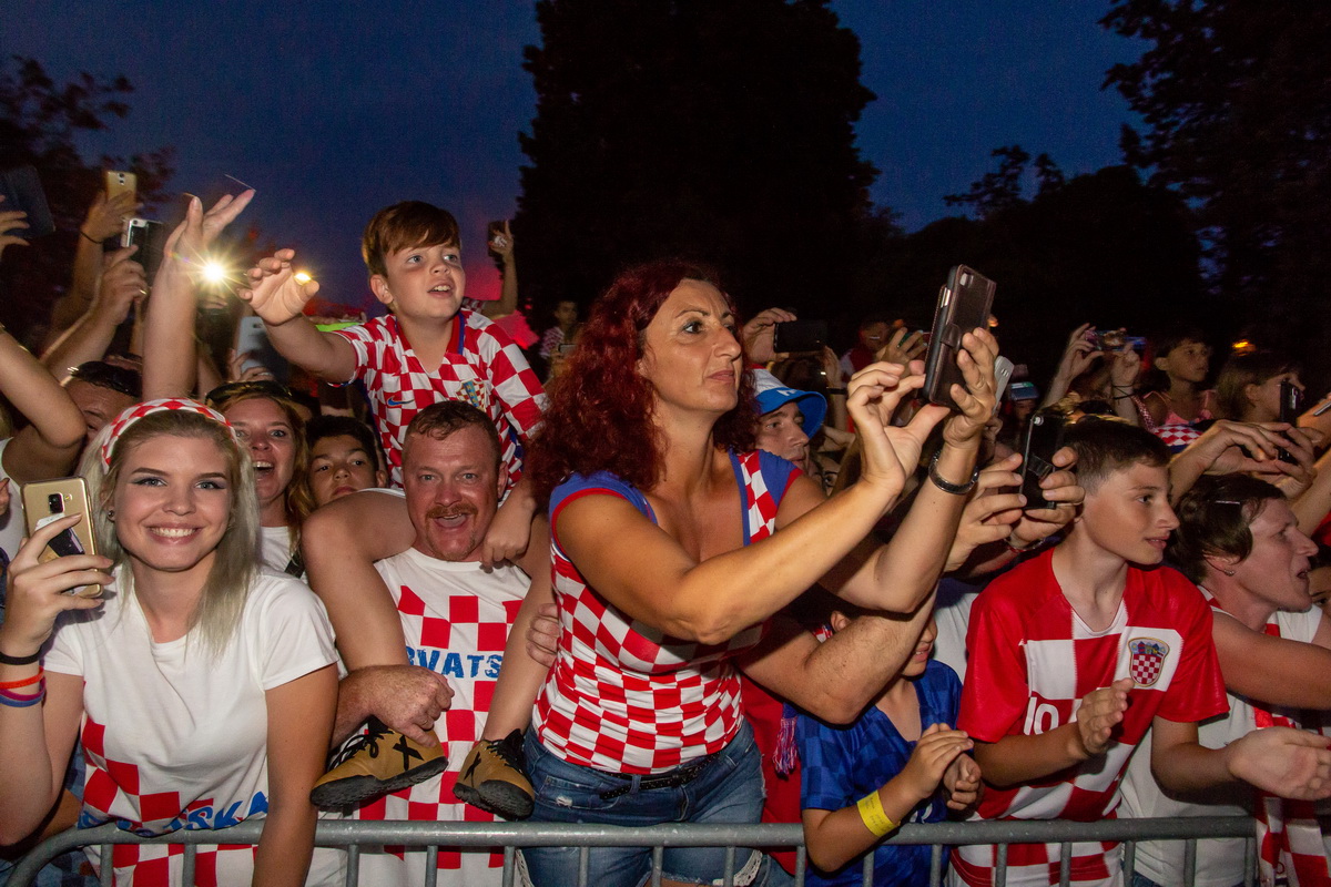 Veličanstven doček četvorice zadarskih Vatrenih od Gradskog mosta do Foruma