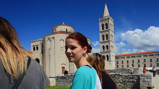 Skitnja gradom by Roberto Lerga