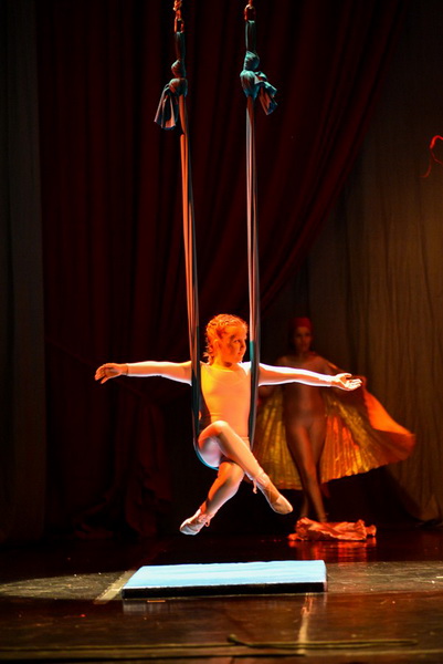 Circo Art u HNK Zadar izveo predstavu “Povratak u prirodu”