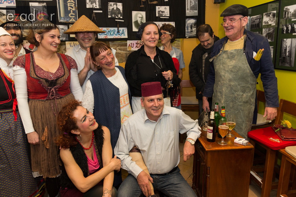 Cafe bar Doma: Povratak u Dolinu ćupova Cafe bar Doma: Povratak u Dolinu ćupova