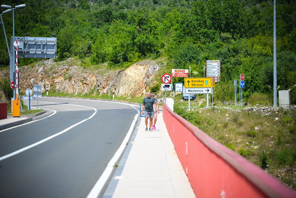 Mario Možnik i njegovi kolege sportaši otvorili su sezonu Bungee Jumpinga sa starog Masleničkom mosta