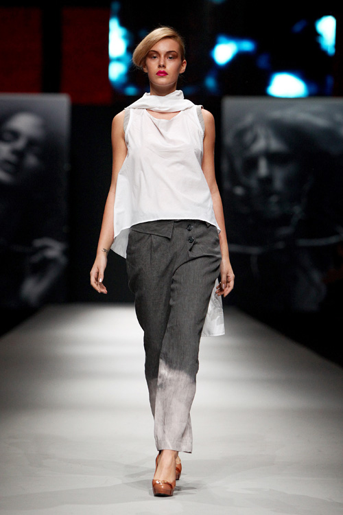 Jučer je završeno izdanje Cro A Porter-a @ LAUBA na kojem su svoje kolekcije predstavili: Ivona Martinko, Jelena Aleksić, Etna Maar, SPIRIT by T.B./ Tomislav Bahorić Jučer je završeno izdanje Cro A Porter-a @ LAUBA na kojem su svoje kolekcije predstavili: Ivona Martinko, Jelena Aleksić, Etna Maar, SPIRIT by T.B./ Tomislav Bahorić