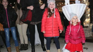 Virani 2016. godinu dočekali uz Lidiju Bačić, Leteći odred i spektakularan vatromet Virani 2016. godinu dočekali uz Lidiju Bačić, Leteći odred i spektakularan vatromet