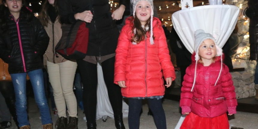 Virani 2016. godinu dočekali uz Lidiju Bačić, Leteći odred i spektakularan vatromet Virani 2016. godinu dočekali uz Lidiju Bačić, Leteći odred i spektakularan vatromet