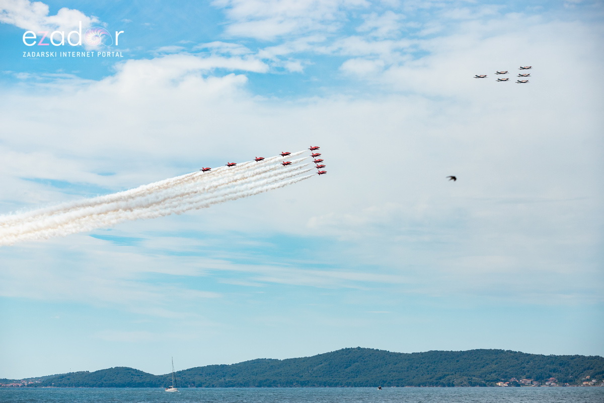Krila Oluje i Red Arrows preletjeli iznad Zadarskog kanala