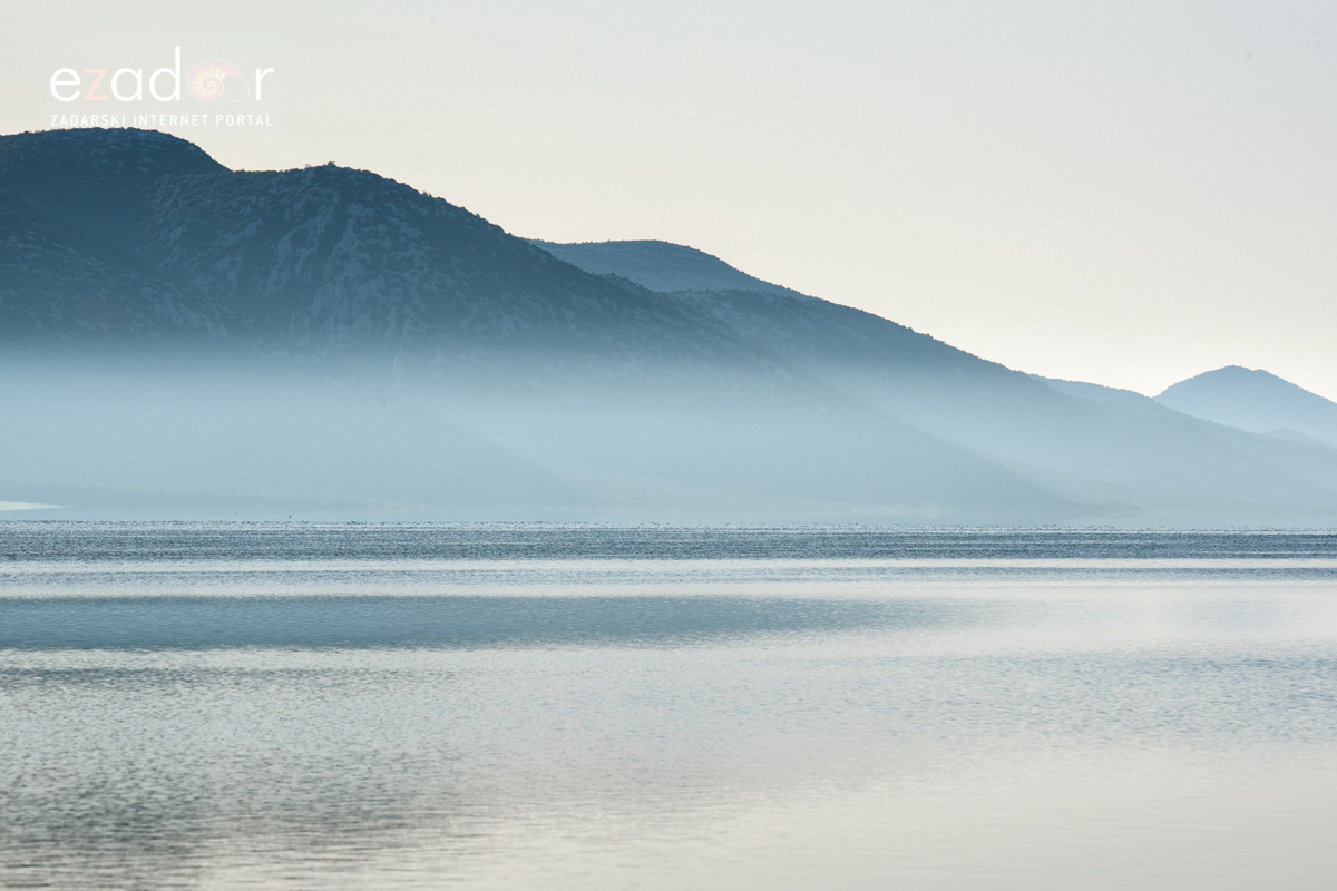 Nedjeljno svitanje na Vranskom jezeru Nedjeljno svitanje na Vranskom jezeru