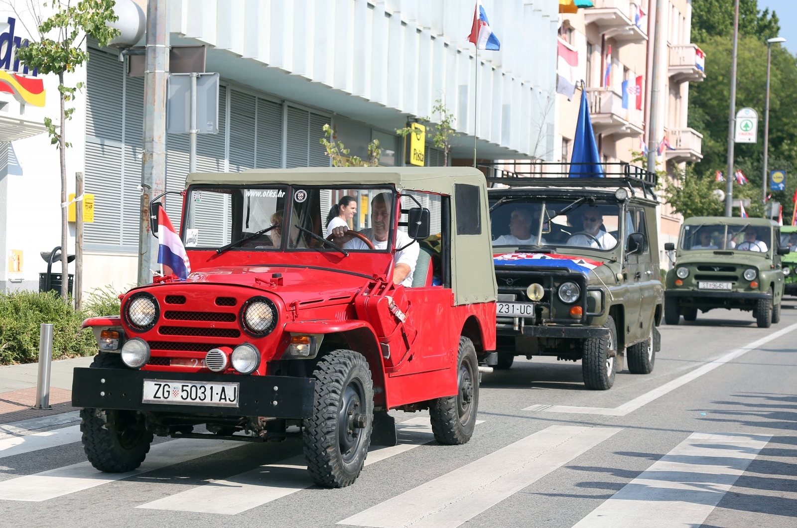 Knin: Mimohod motocikala i starodobnih vojnih vozila