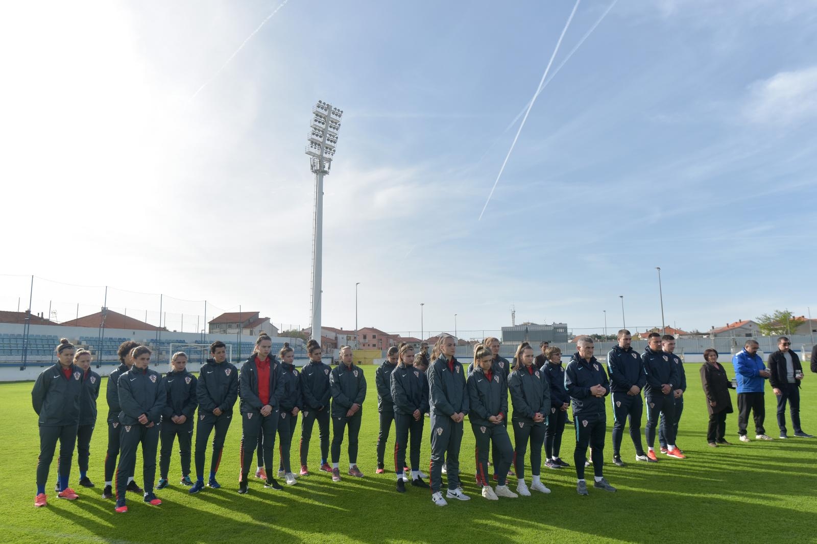 Na stadionu u Stanovima obilježena 10. obljetnica smrti Hrvoja Ćustića Na stadionu u Stanovima obilježena 10. obljetnica smrti Hrvoja Ćustića