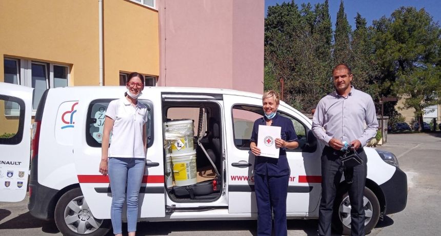 Crveni križ, Biograd, donacija