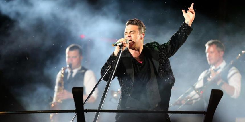 13.08.2013., Zagreb – Britanski pjevac Robbie Williams odrzao je koncert na maksimirskom stadionu u sklopu turneje Take the crown. Photo: Petar Glebov/Pixsell 13.08.2013., Zagreb – Britanski pjevac Robbie Williams odrzao je koncert na maksimirskom stadionu u sklopu turneje Take the crown. Photo: Petar Glebov/Pixsell