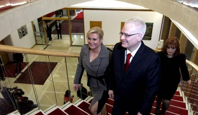 Zagreb – Predsjednik Republike Hrvatske Ivo Josipovic u Uredu predsjednika primio izabranu predsjednicu Republike Hrvatske Kolindu Grabar Kitarovic radi primopredaje duznosti. Photo: Robert Anic/PIXSELL