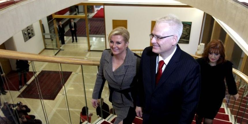Zagreb – Predsjednik Republike Hrvatske Ivo Josipovic u Uredu predsjednika primio izabranu predsjednicu Republike Hrvatske Kolindu Grabar Kitarovic radi primopredaje duznosti. Photo: Robert Anic/PIXSELL
