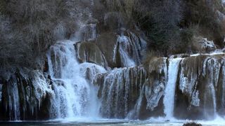 Ledena zimska idila na slapovima Krke Ledena zimska idila na slapovima Krke