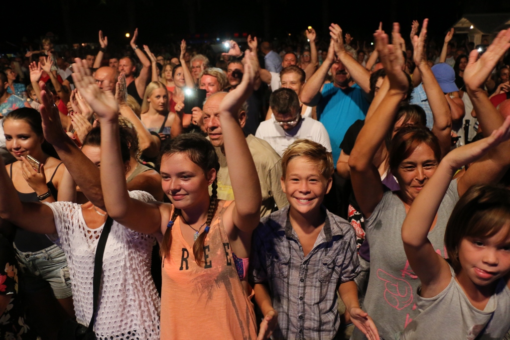 S Alenom Islamovićem po pljusku pjevalo šest tisuća Virana