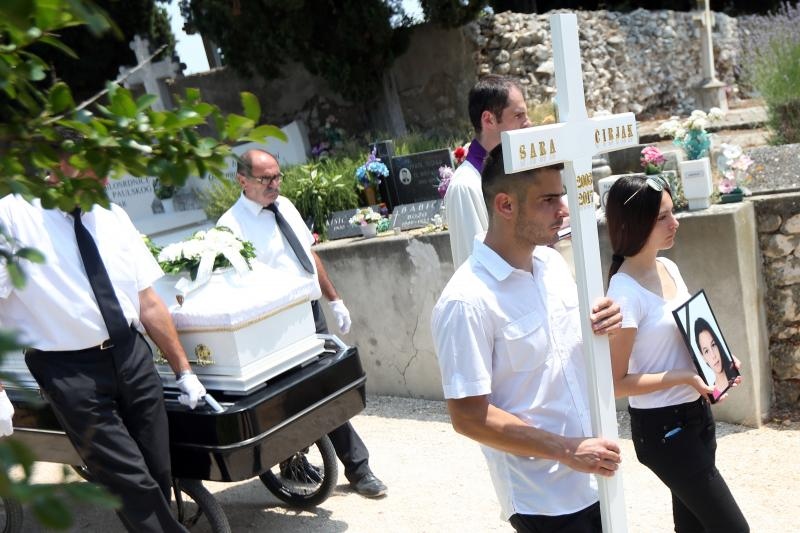 Na zadarskom Gradskom groblju na posljednji počinak ispraćena Sara Čirjak