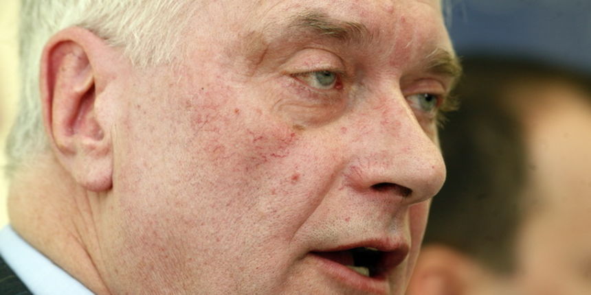 Zagreb, 140311.
Press konferencija Hrvatske seljacke stranke.
Predsjednik HSS-a Josip Friscic podjelio je clanske iskaznice novim clanovima HSS-a.
Foto: Damjan Tadic / CROPIX