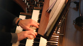 Image 1038721 (auto) Image 1038721 (auto)