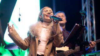 Vatromet, tisuće konfeta, šampanjac, prskalice i koncert Ivana Zaka i Tempo Banda